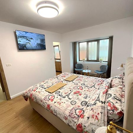 Central Residence Târgu Jiu エクステリア 写真