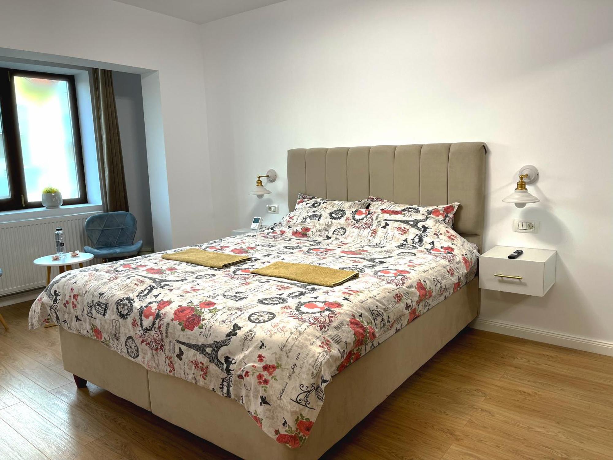 Central Residence Târgu Jiu エクステリア 写真