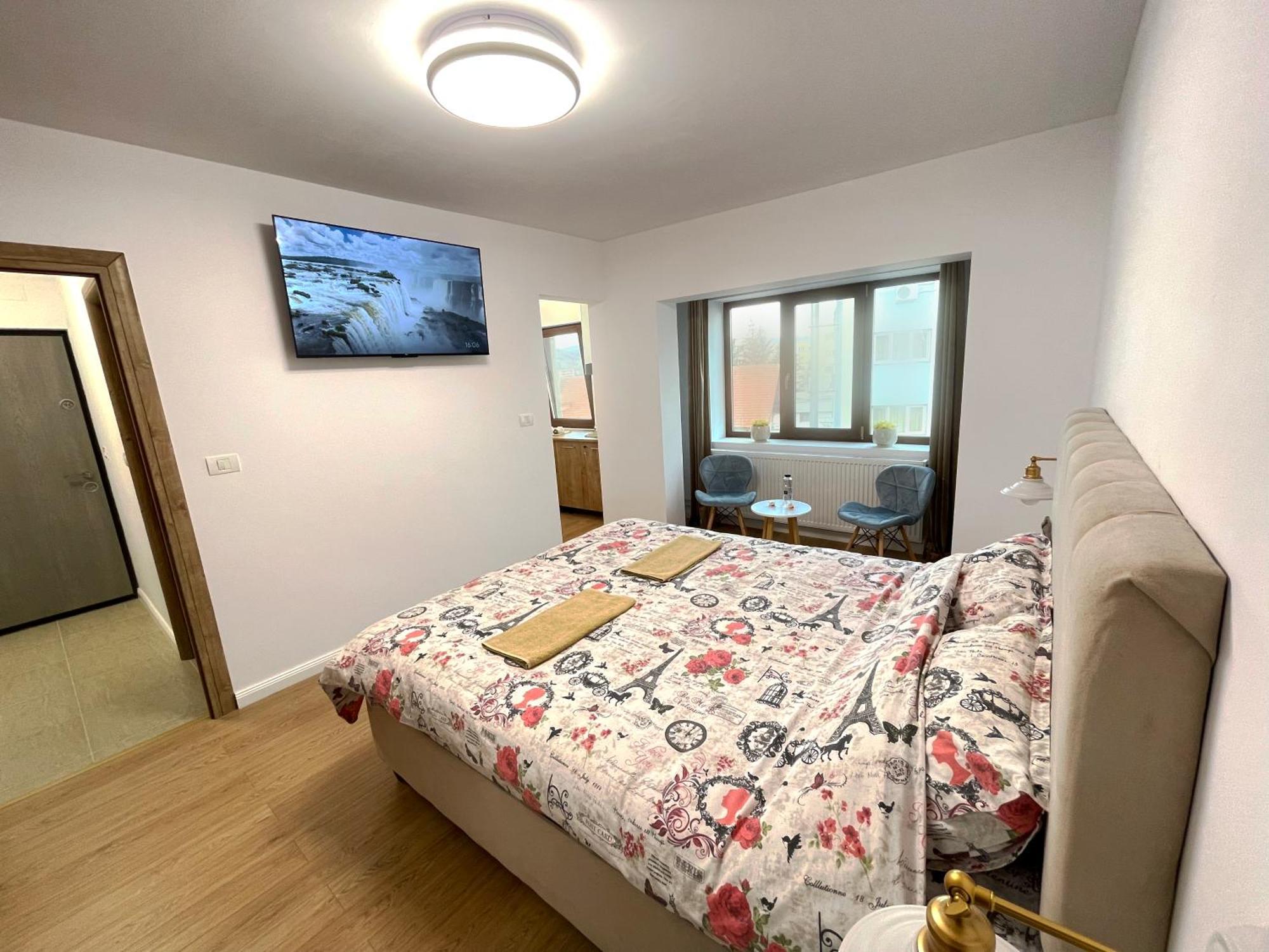 Central Residence Târgu Jiu エクステリア 写真