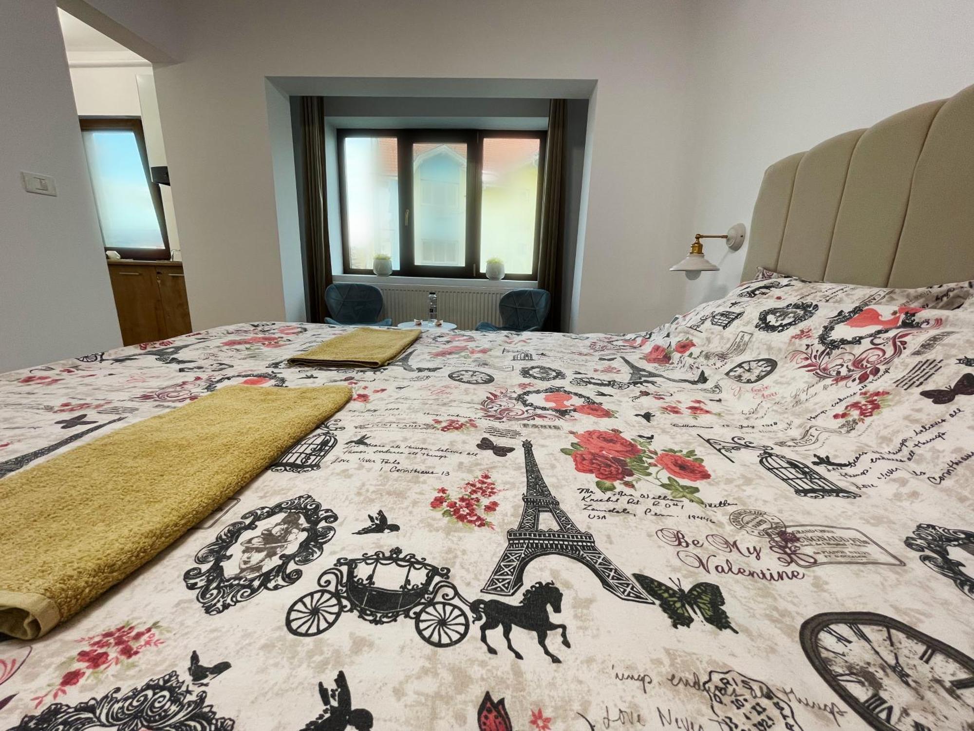Central Residence Târgu Jiu エクステリア 写真